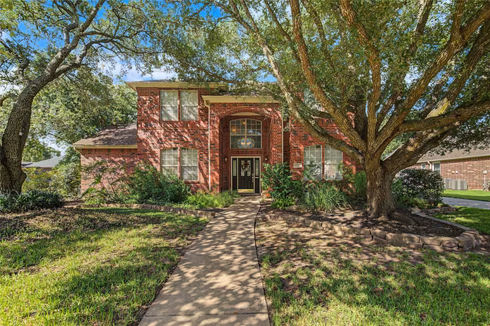 Photo 4 of 1707 Brill Drive, Friendswood, TX