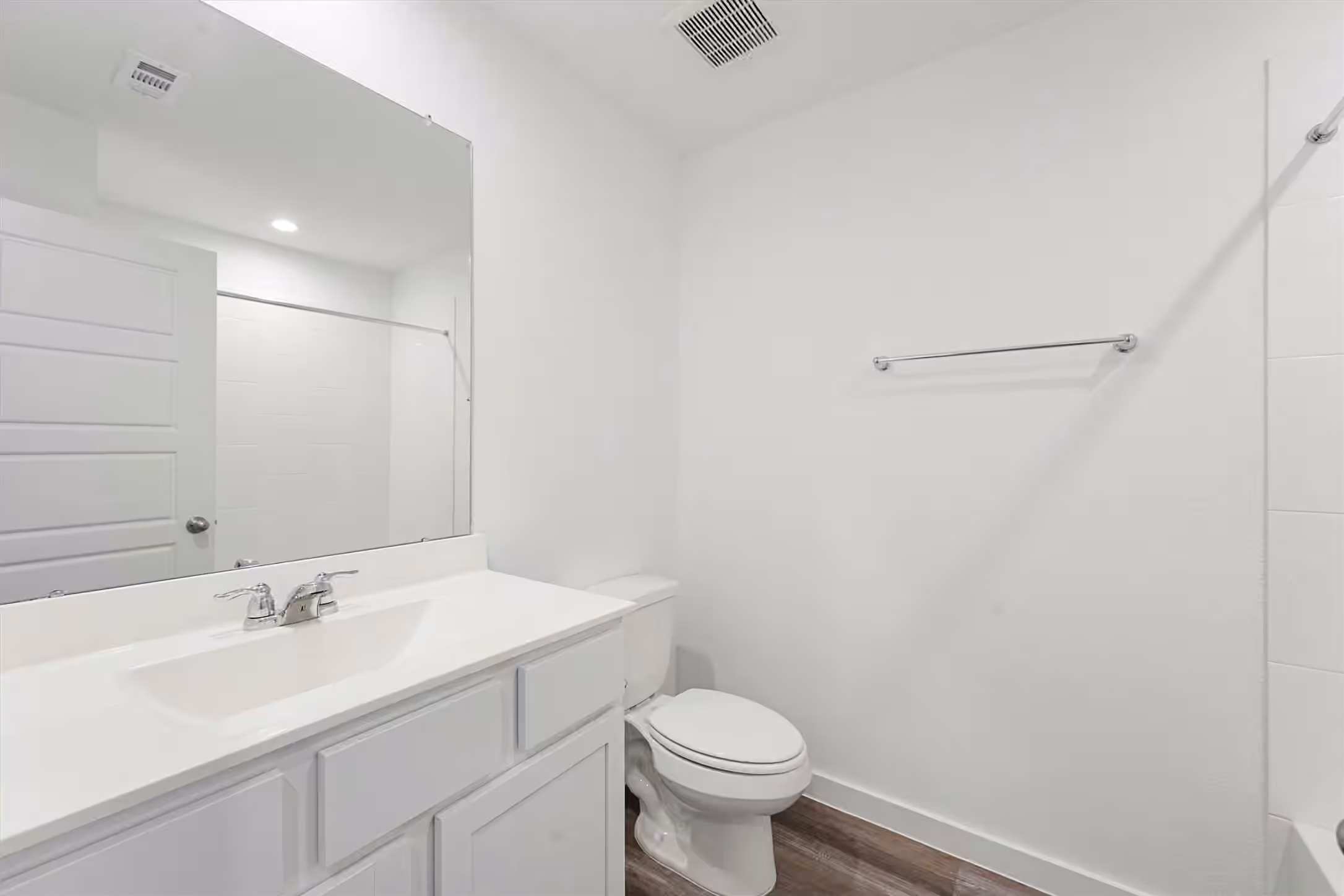 Photo 5 of 1106 Rayburn Drive, Rosharon, TX