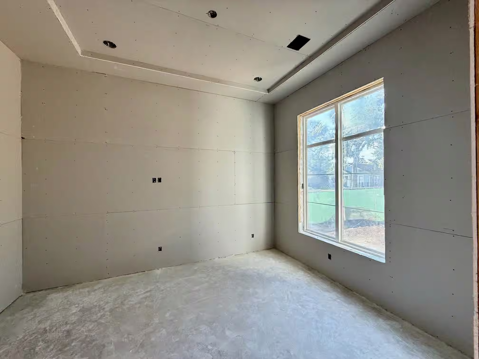 Photo 5 of 735 E 8TH 1/2 Street, Houston, TX