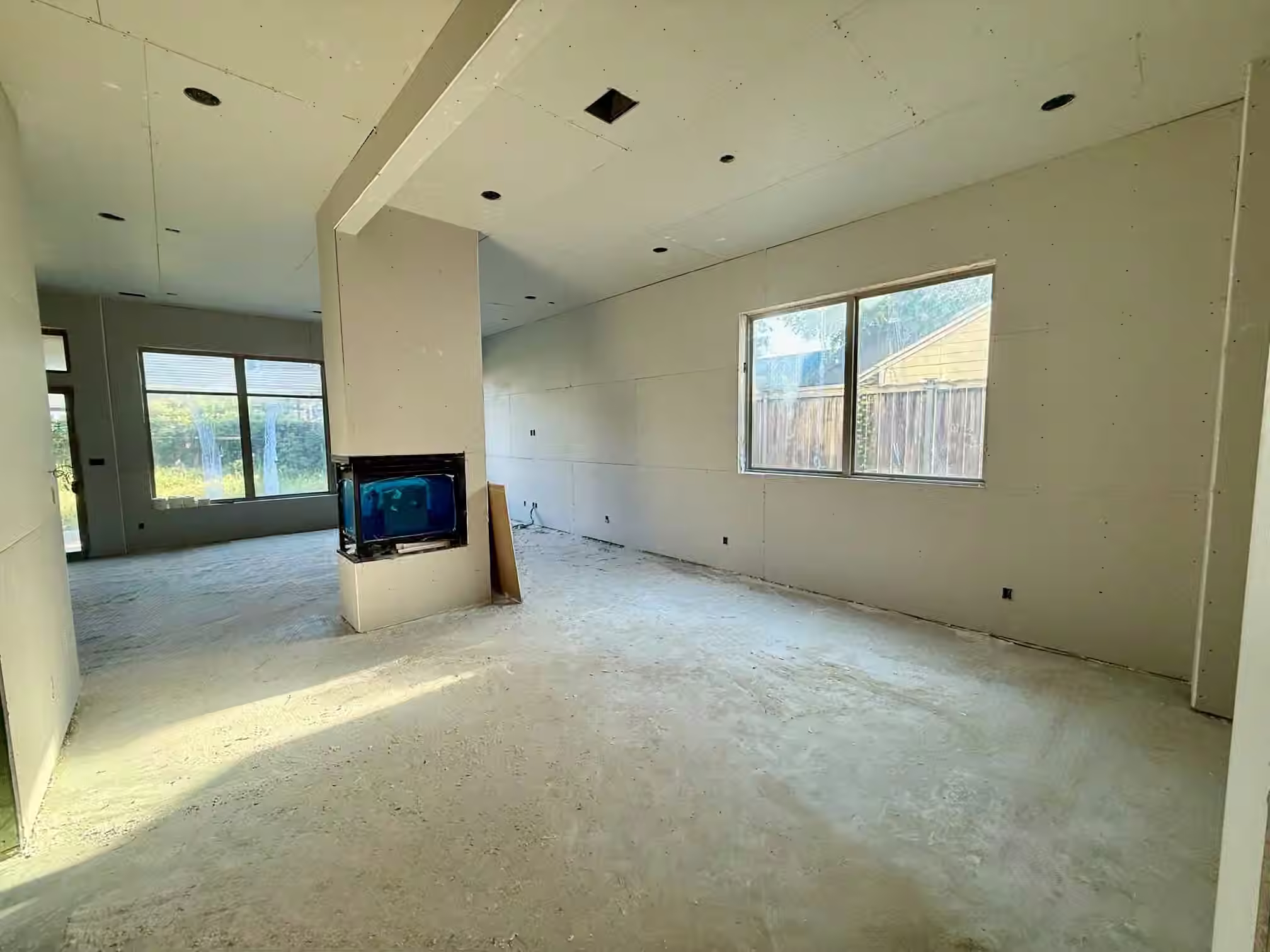 Photo 6 of 735 E 8TH 1/2 Street, Houston, TX