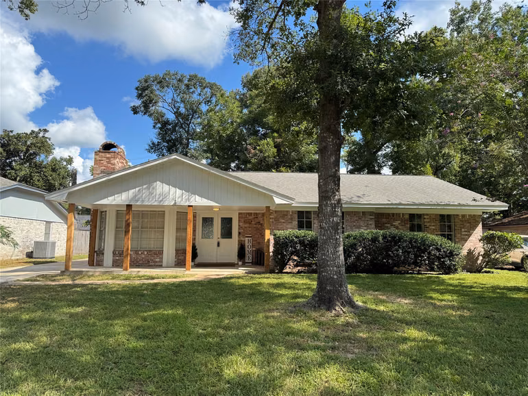 Photo of 1771 Woodway Drive, Woodbranch, TX
