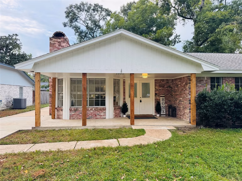 Photo 4 of 1771 Woodway Drive, Woodbranch, TX