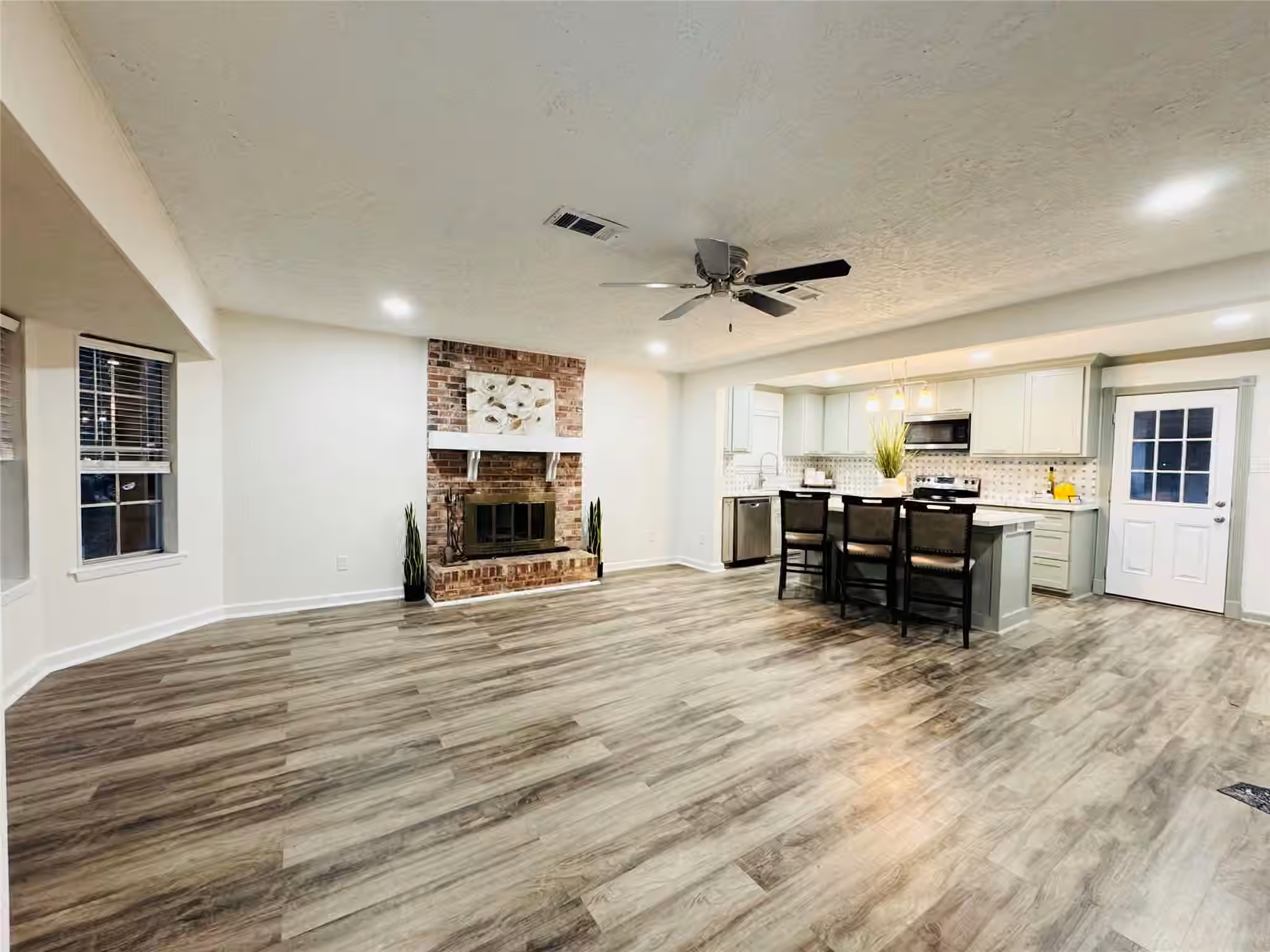 Photo 7 of 1771 Woodway Drive, Woodbranch, TX