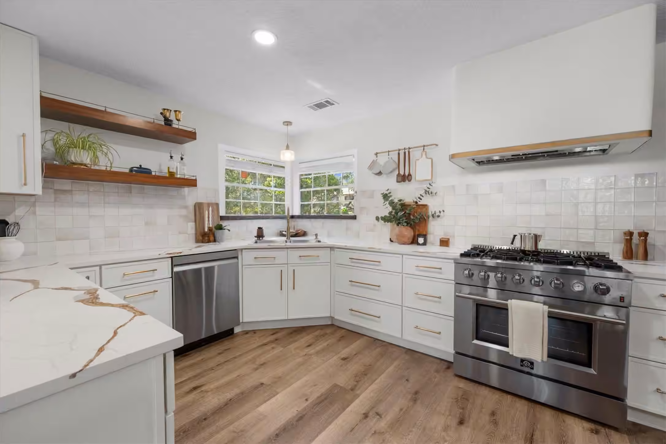 Photo 3 of 9507 Oxted Lane, Spring, TX