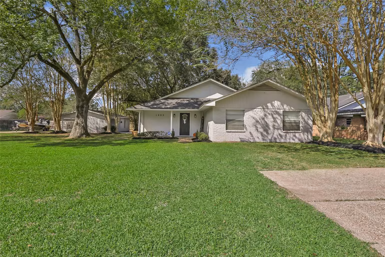 Photo of 1933 N San Jacinto Street, Liberty, TX