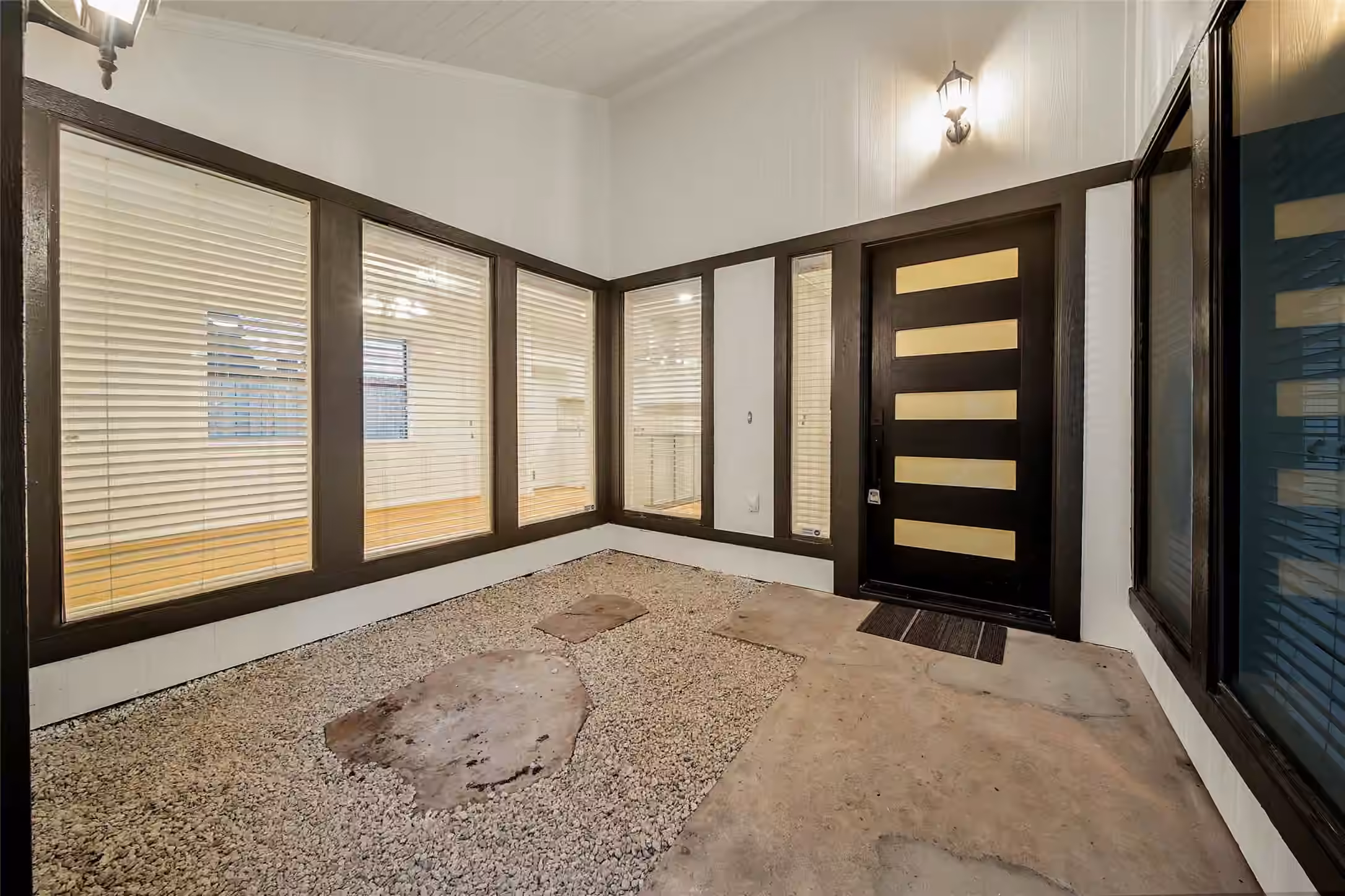 Photo 2 of 813 E Green Belt Drive, Sugar Land, TX