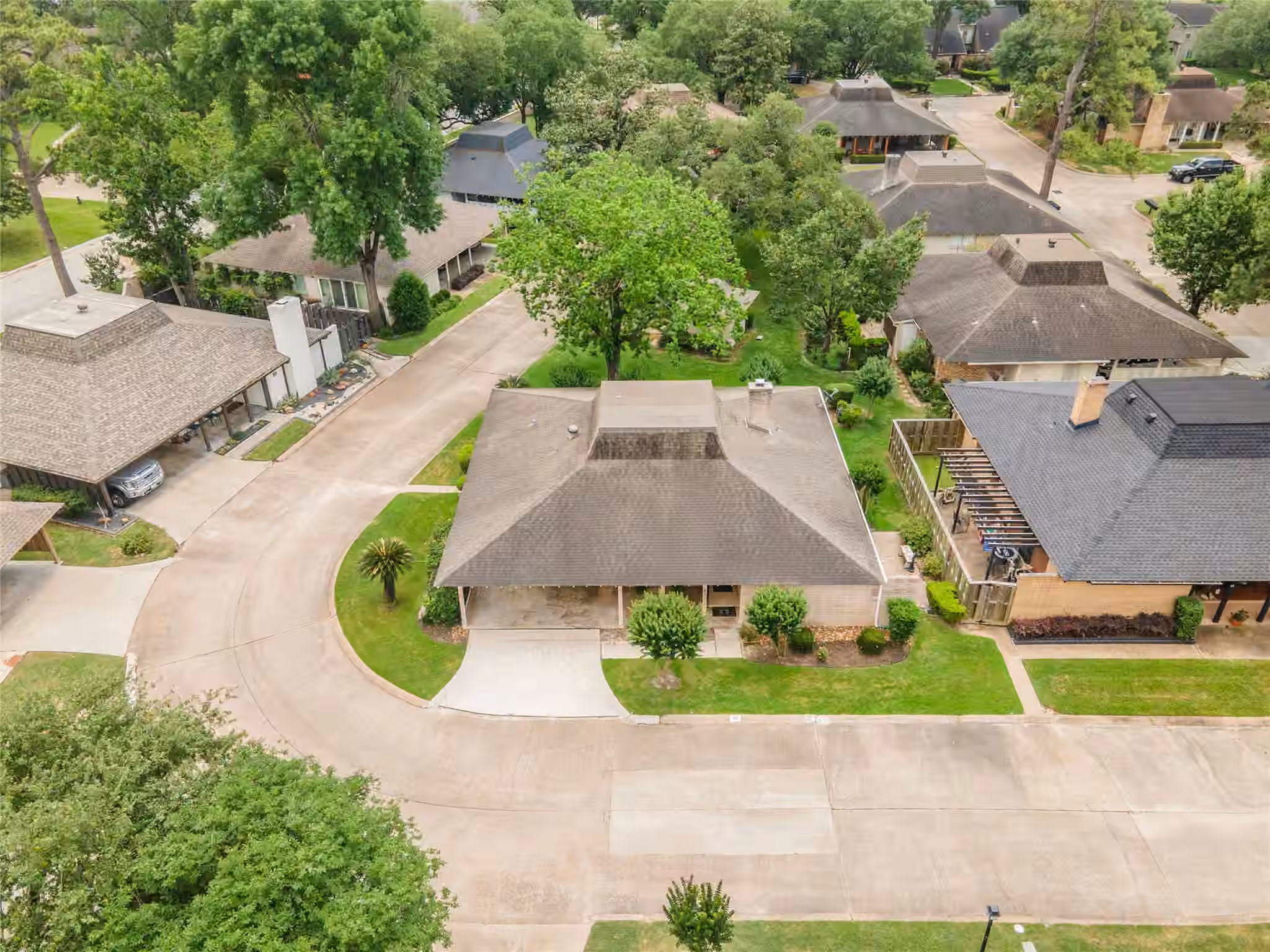 Photo 3 of 45 Champions Colony E, Houston, TX