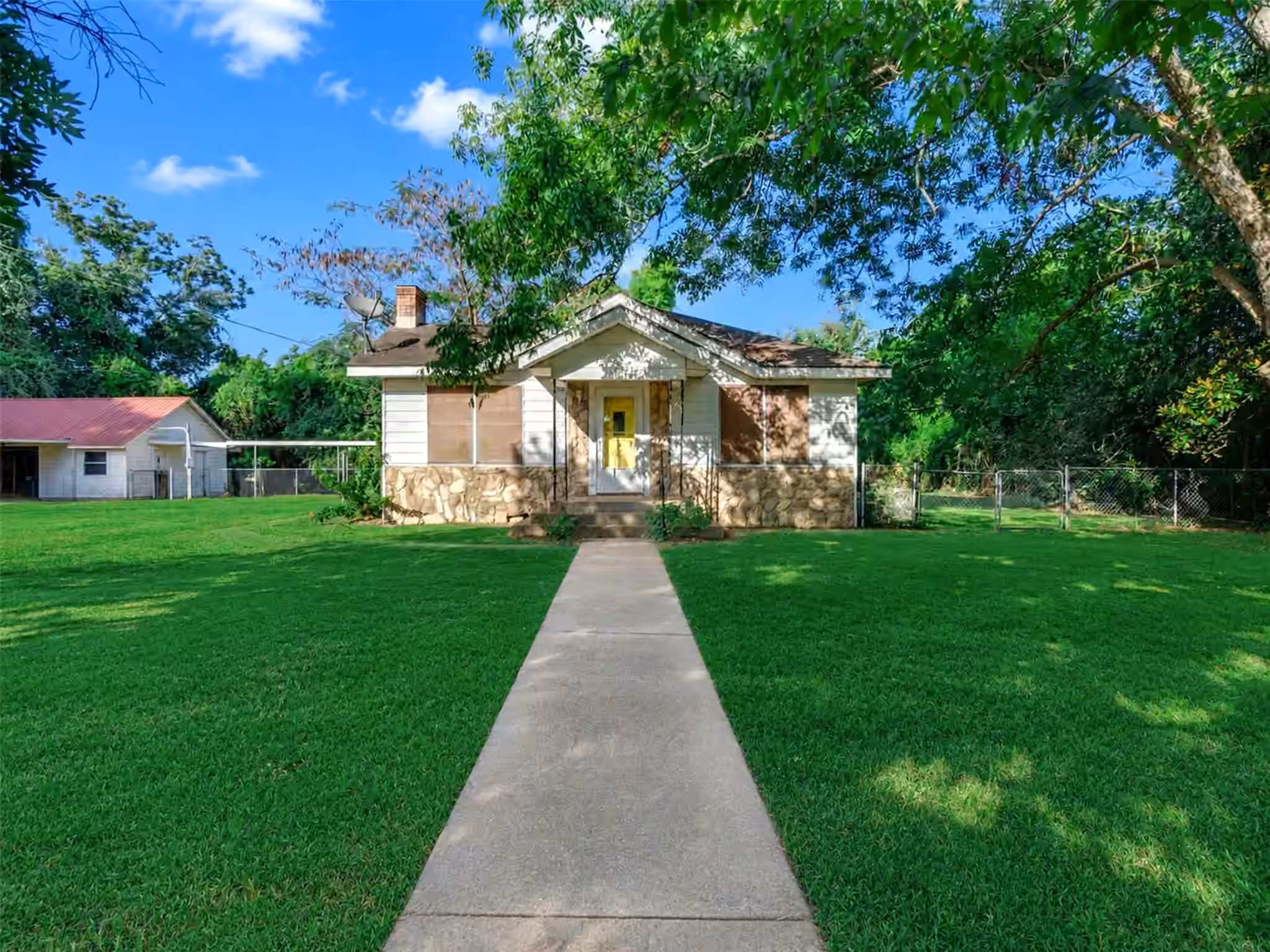 Photo 2 of 8725 Fm 524 Road, Sweeny, TX