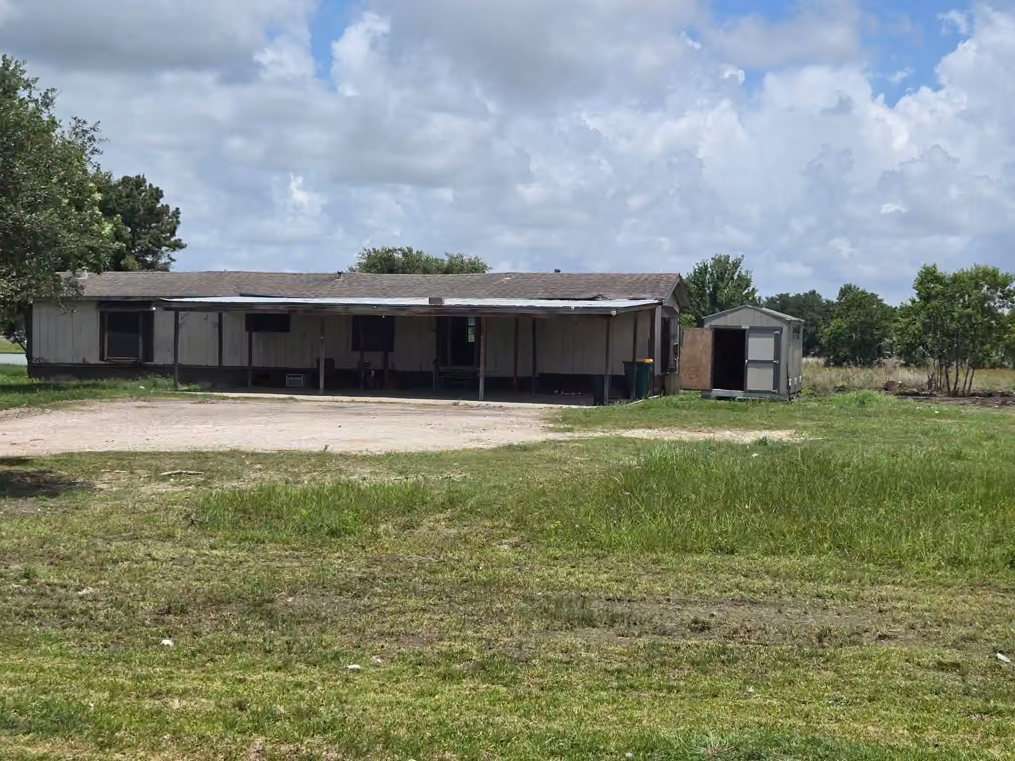 Photo 4 of 8235 County Road 128, Pearland, TX