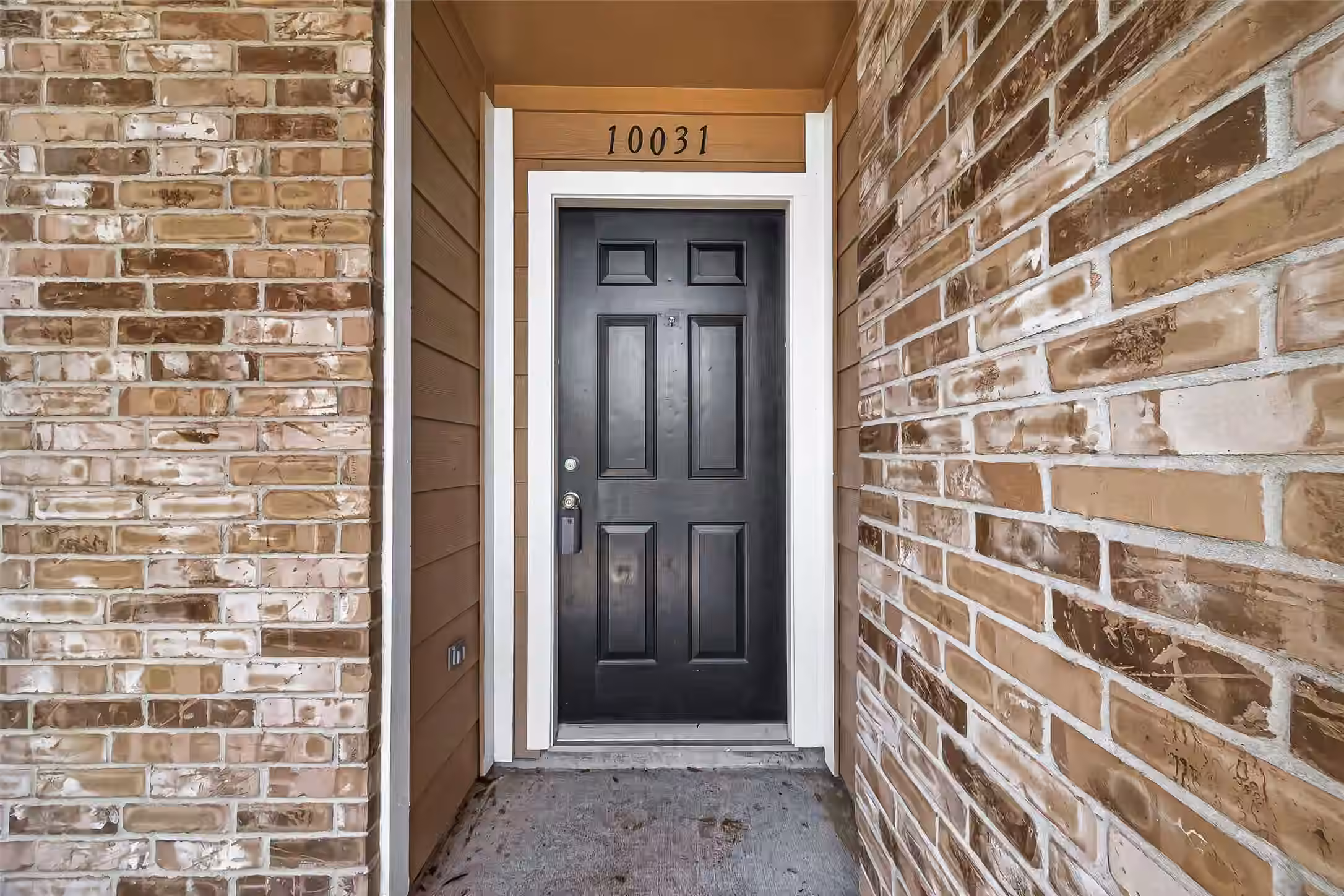 Photo 3 of 10031 Magnolia Way, Houston, TX