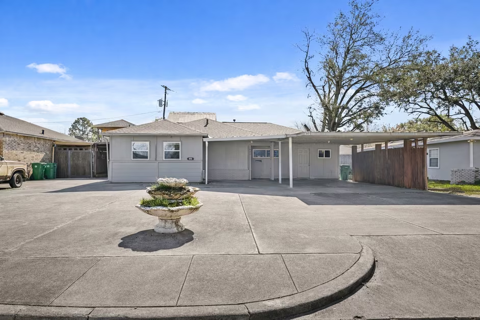 Photo of 605 West Avenue, Pasadena, TX
