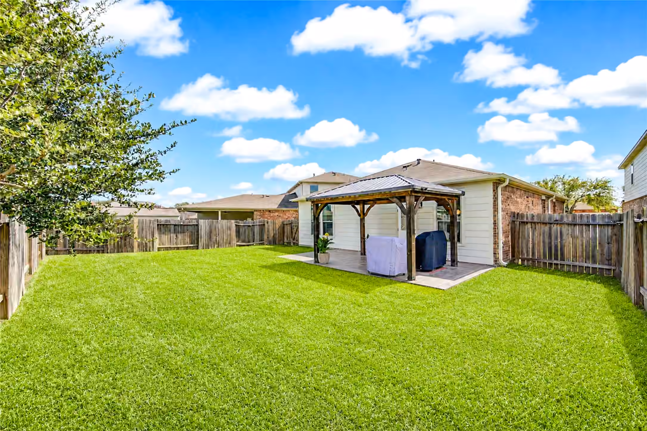 Photo 2 of 5831 Banyan Oak Court, Richmond, TX