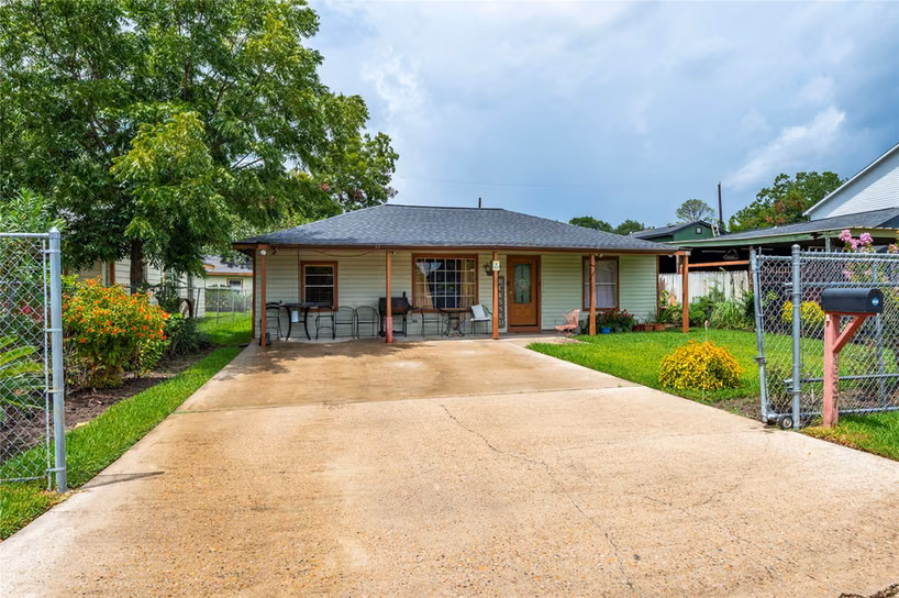 Photo of 4937 Bataan Road, Houston, TX 77033