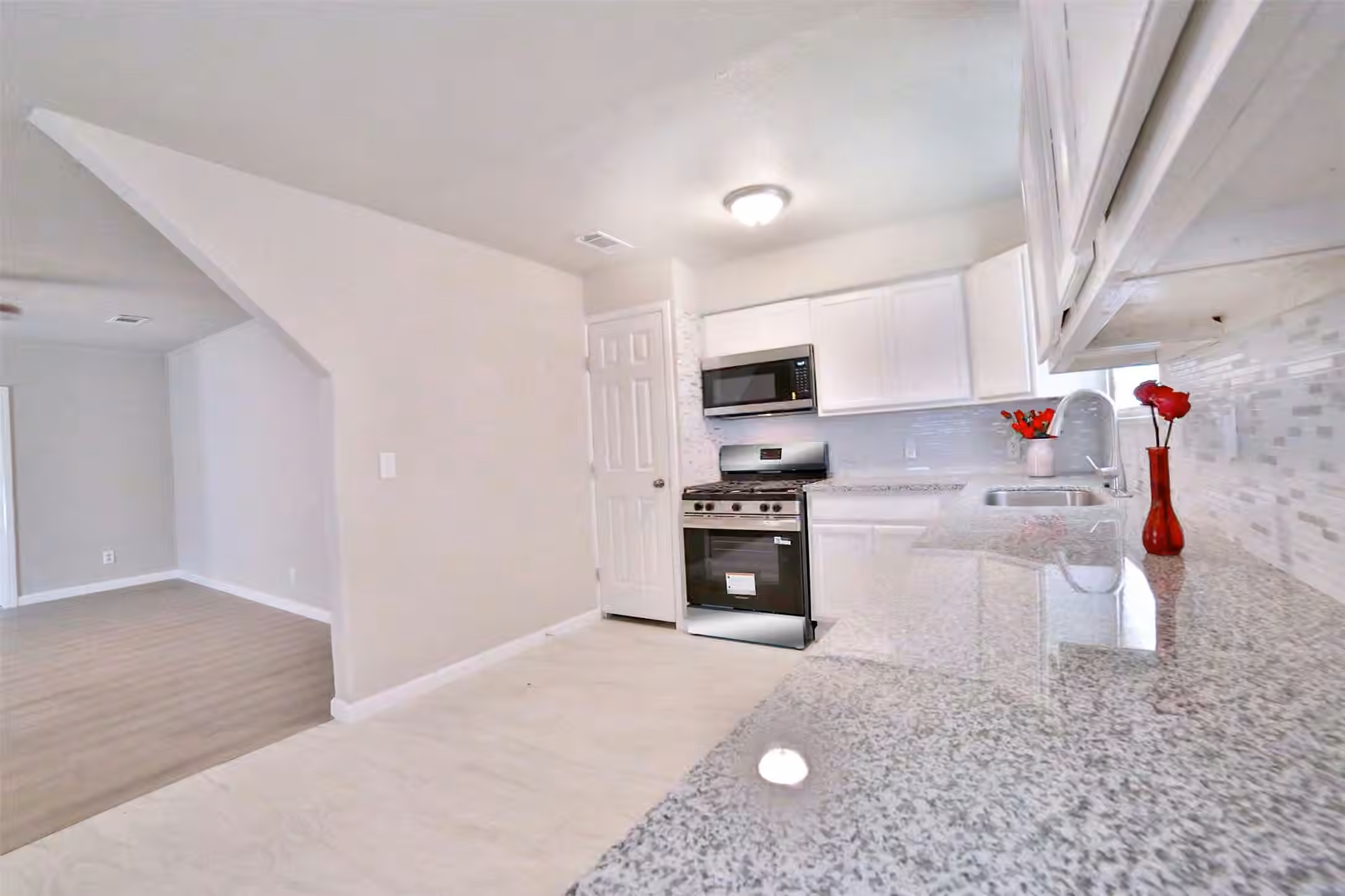 Photo 6 of 9409 Kentshire Drive, Houston, TX