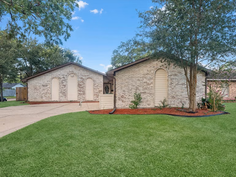 Photo 2 of 15714 Rill Lane, Houston, TX