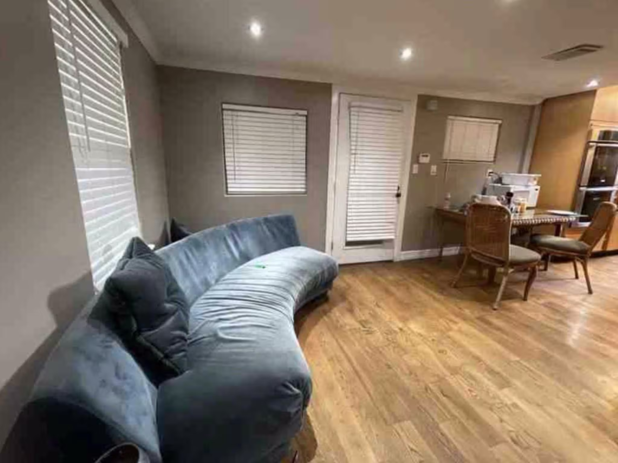 Photo 4 of 10325 Gulf Meadows Drive, Houston, TX
