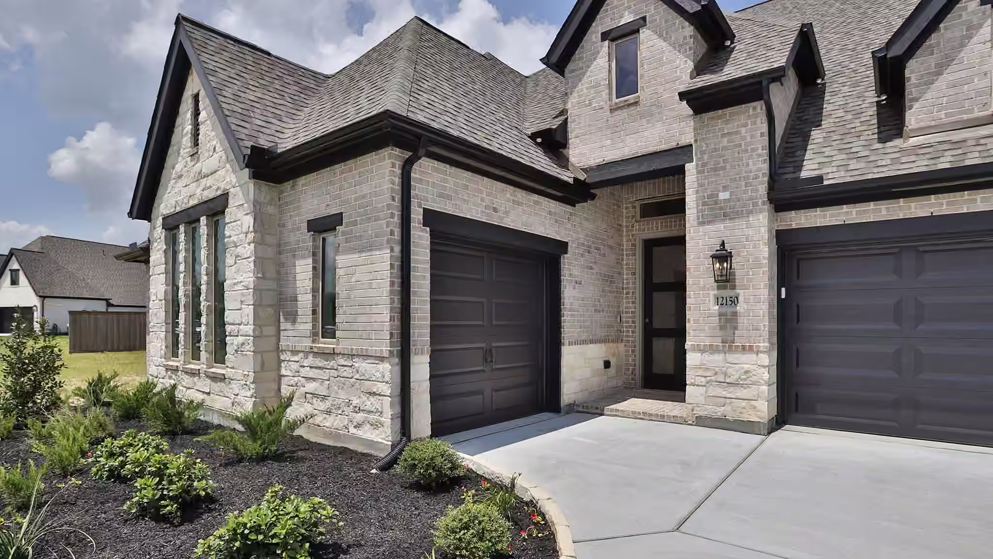 Photo 3 of 12150 Sweetbriar Loop, Mont Belvieu, TX
