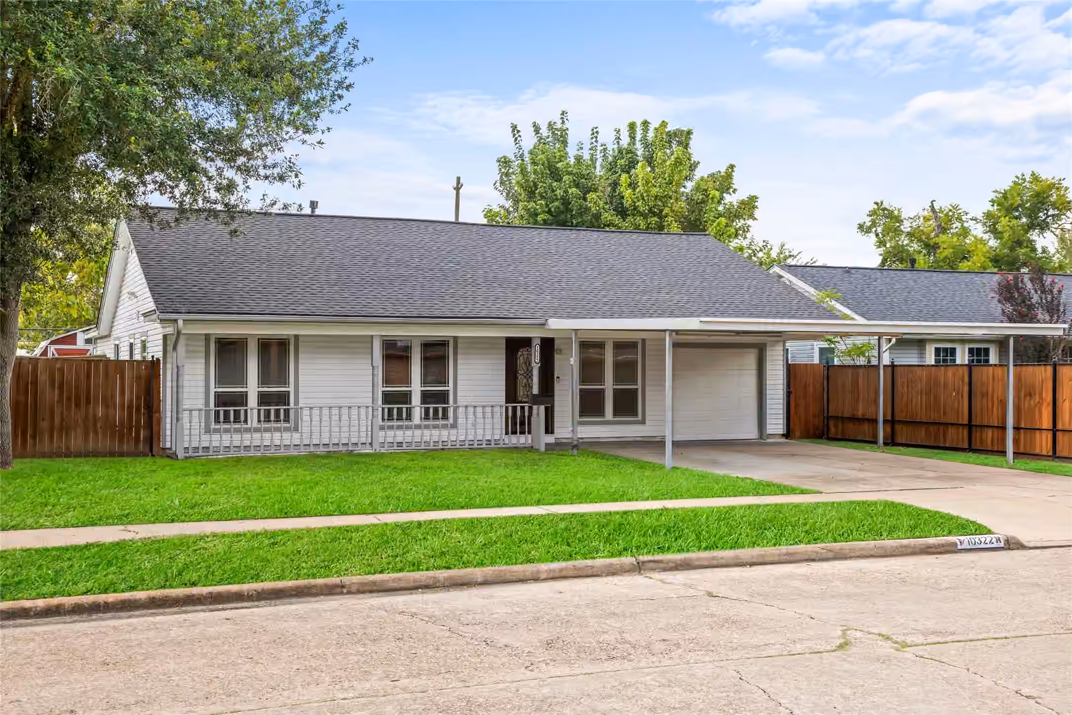 Photo of 10322 Southport Drive, Houston, TX
