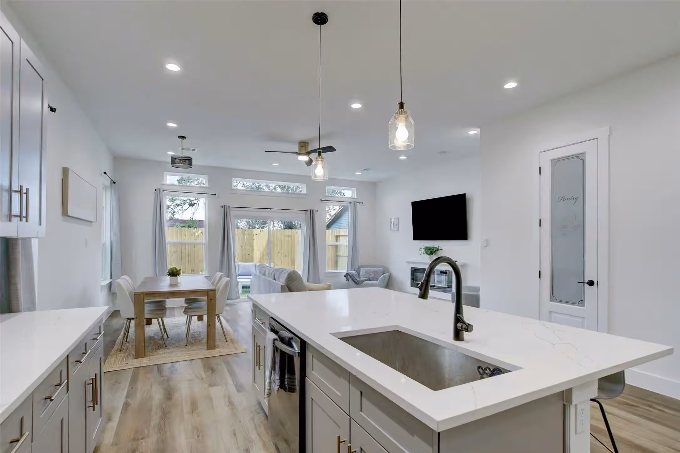Photo 4 of 7119 Tierwester Street, Houston, TX