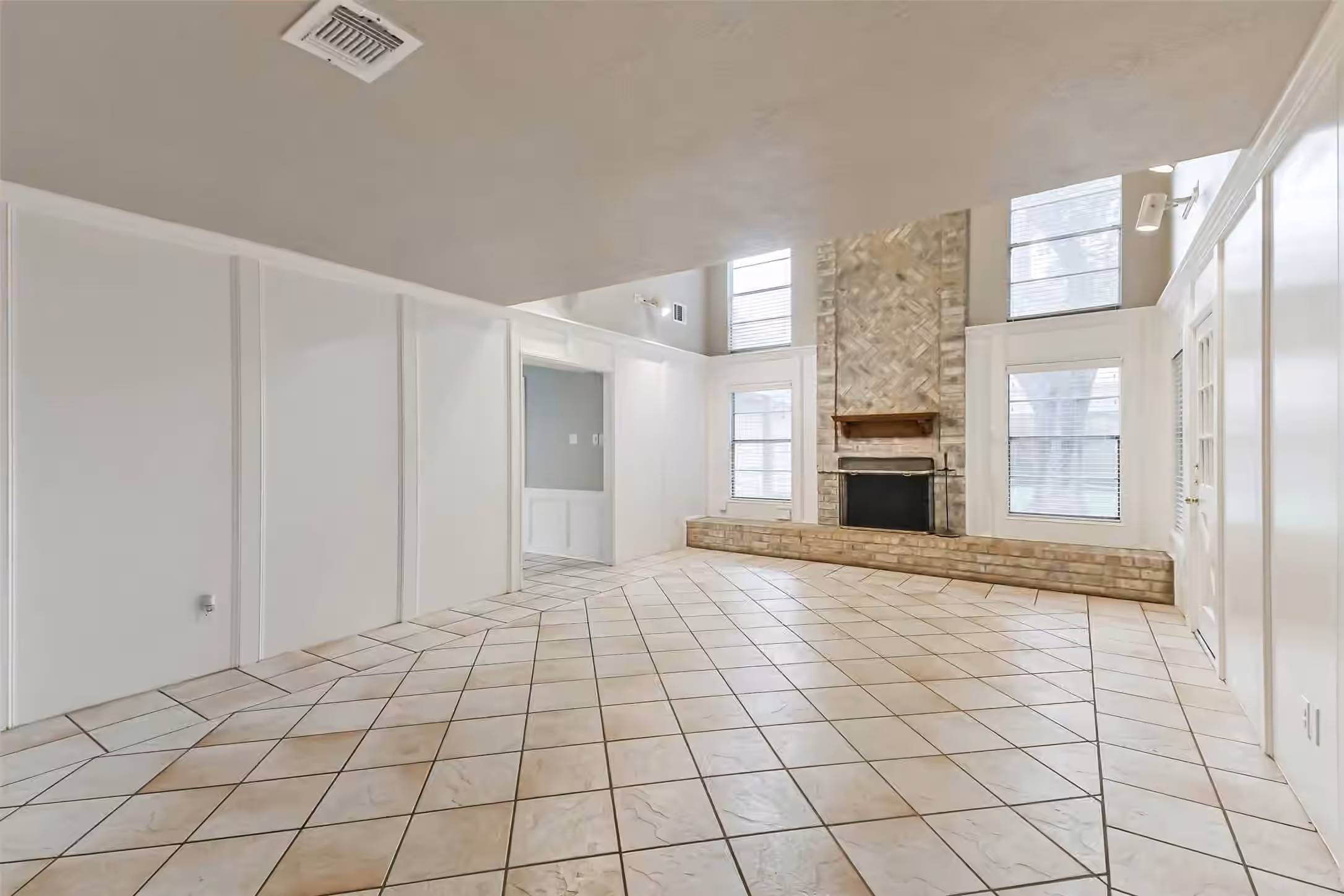 Photo 7 of 6718 Gentle Bend Drive, Houston, TX