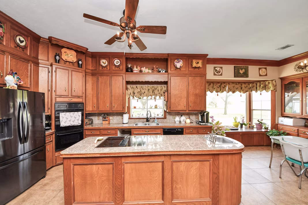 Photo 7 of 7018 Railroad Street, Wallis, TX