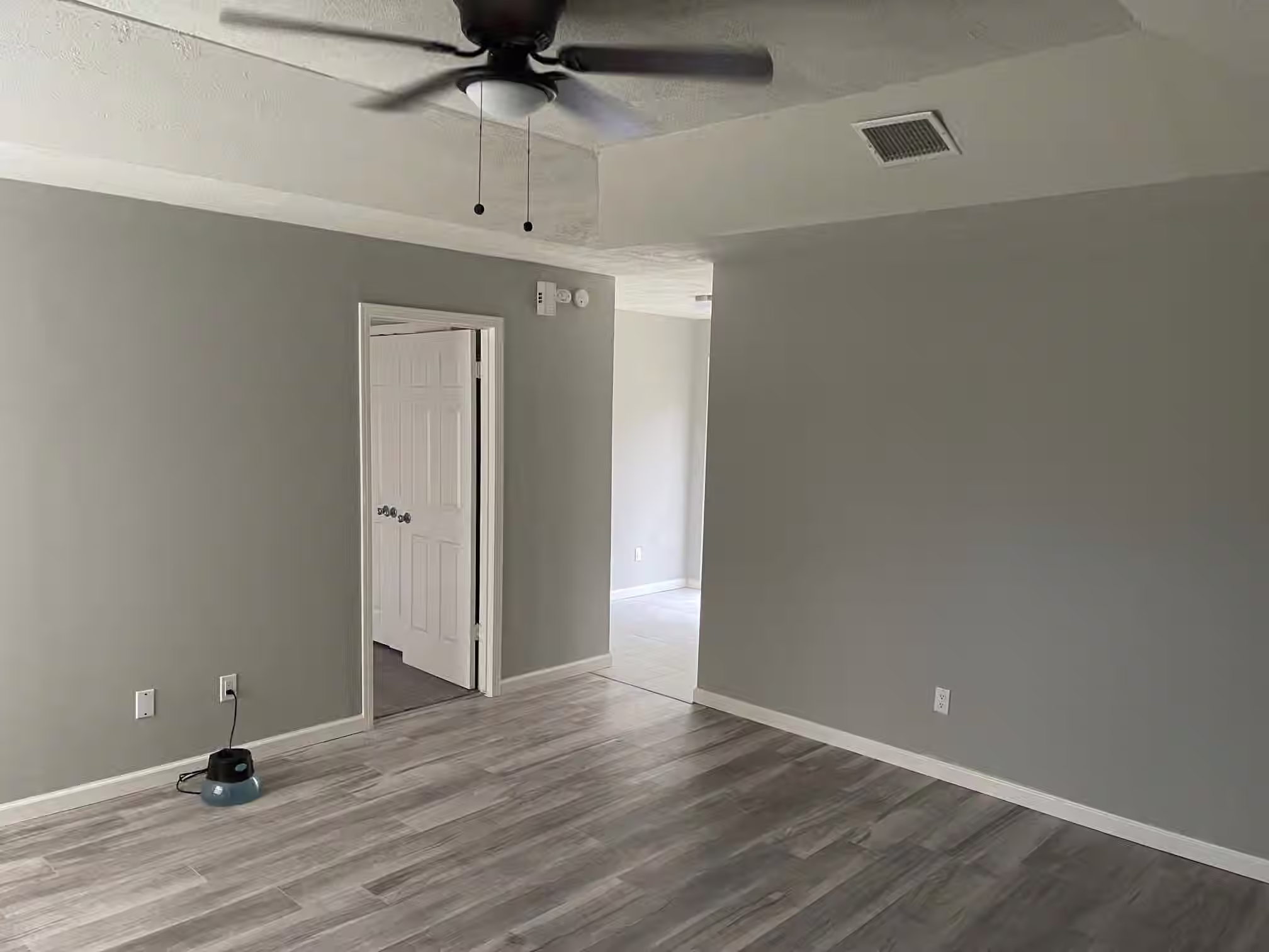 Photo 5 of 13534 Townwood Drive, Houston, TX