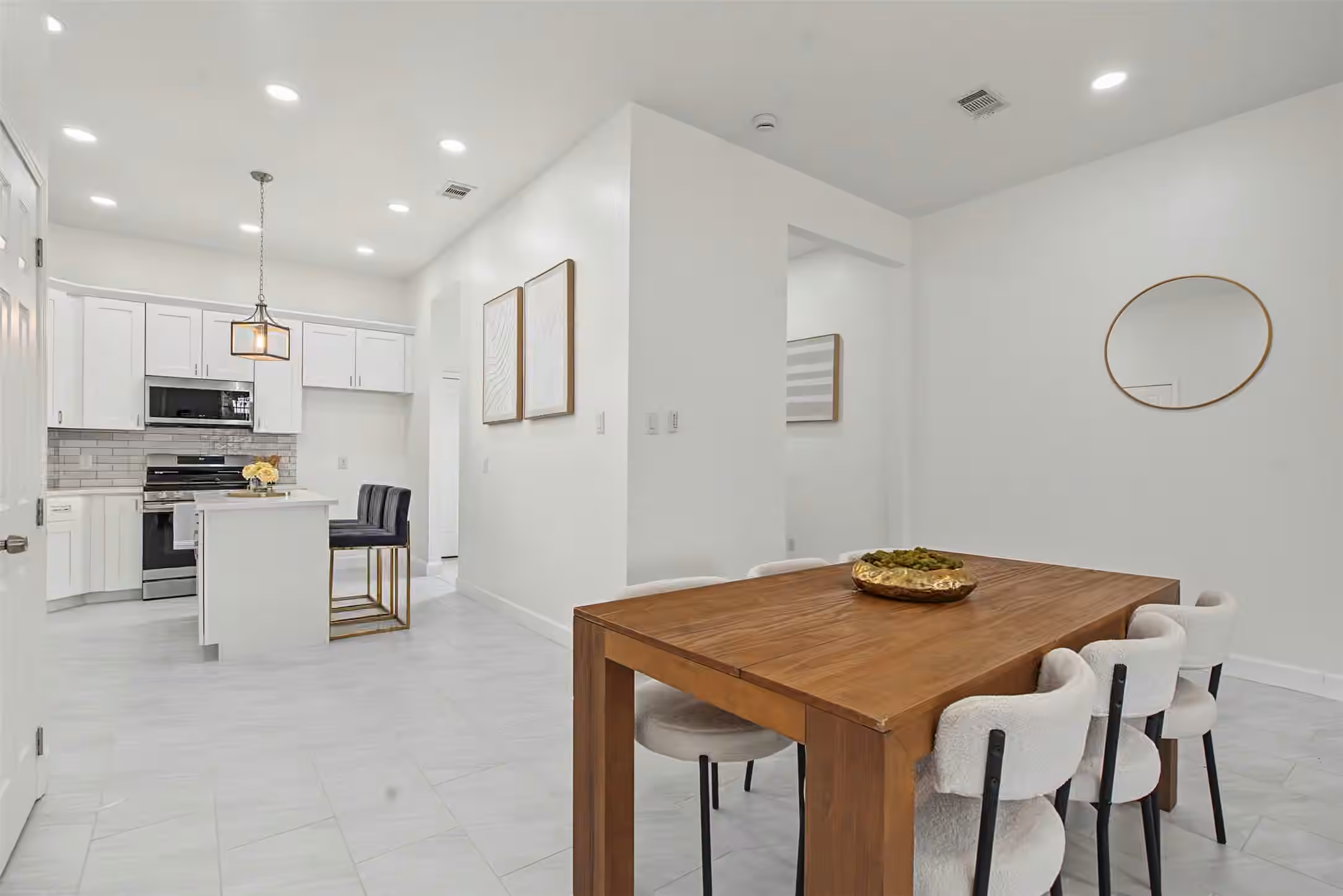 Photo 7 of 8155 Crestview Drive, Houston, TX