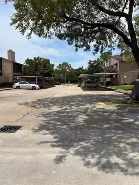 Photo 5 of 10555 Turtlewood Court 2111, Houston, TX