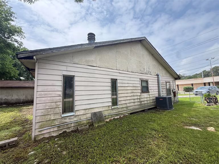 Photo 5 of 15818 Waverly Drive, Houston, TX