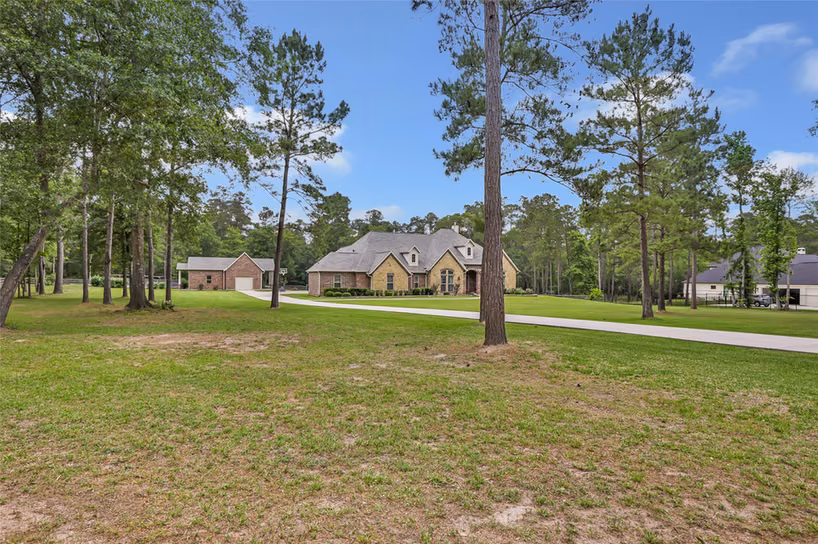 Photo 3 of 229 Sundog Road, Huntsville, TX