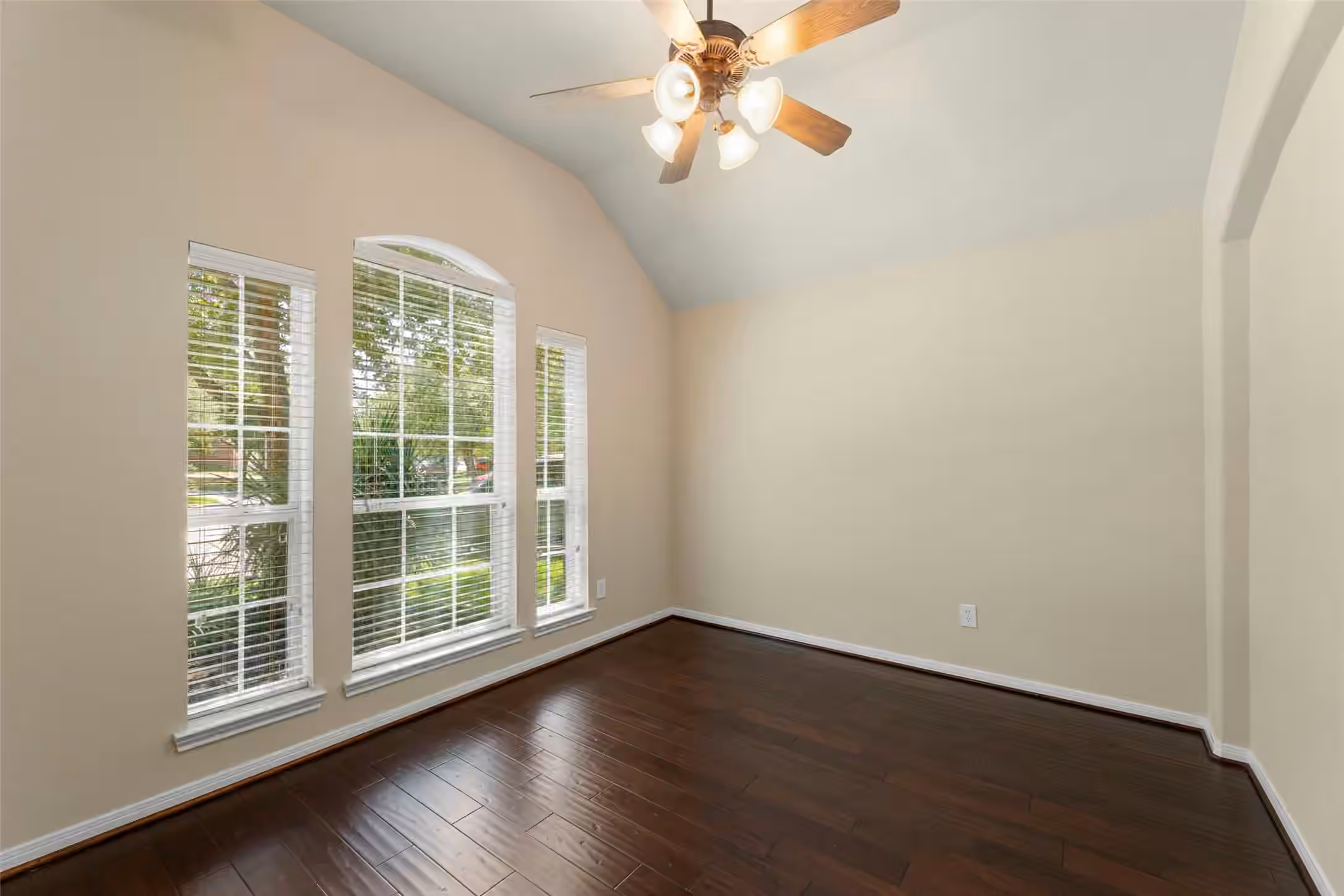 Photo 5 of 21118 Dusty Glen Lane, Spring, TX