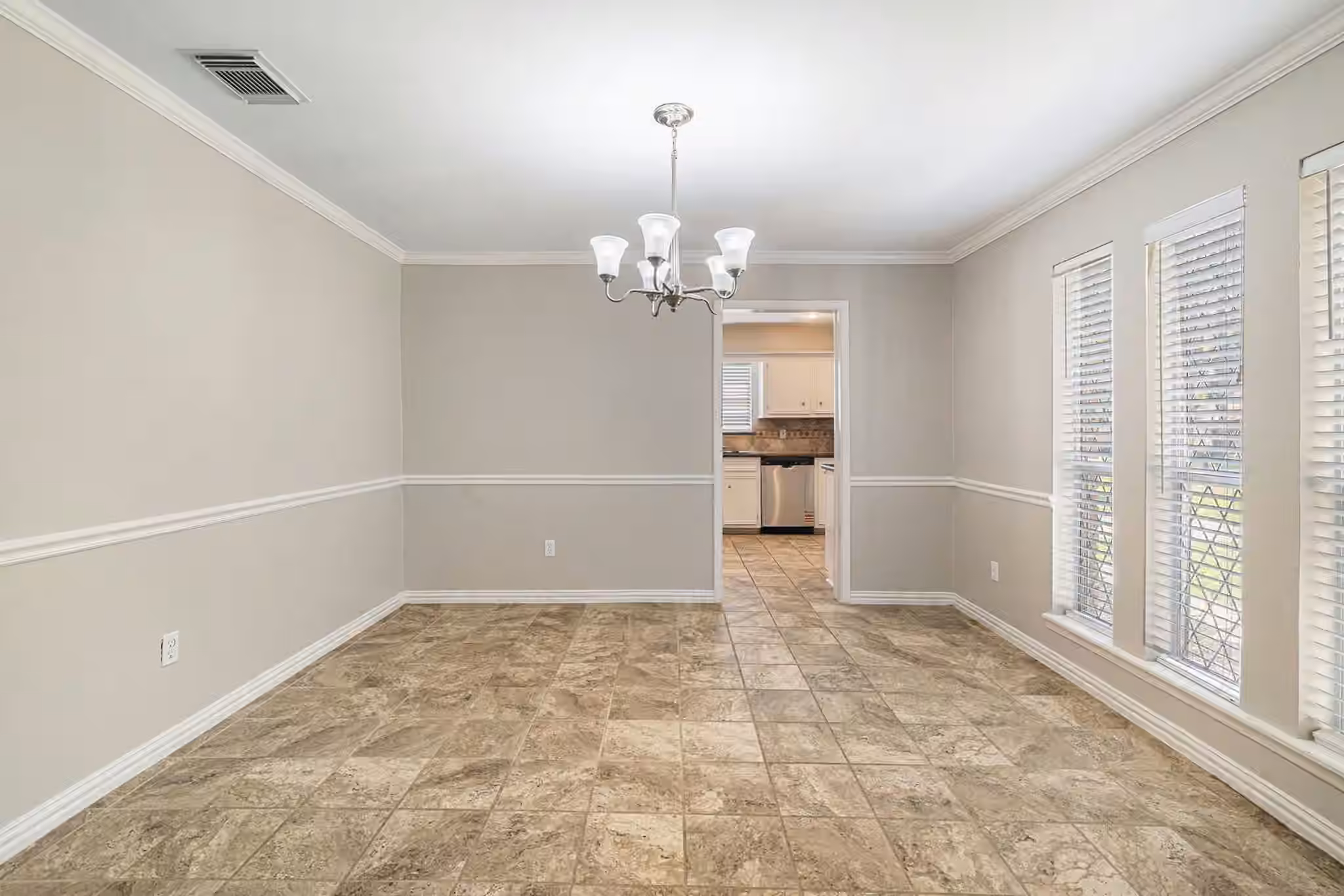 Photo 4 of 543 Cane River Lane, Conroe, TX