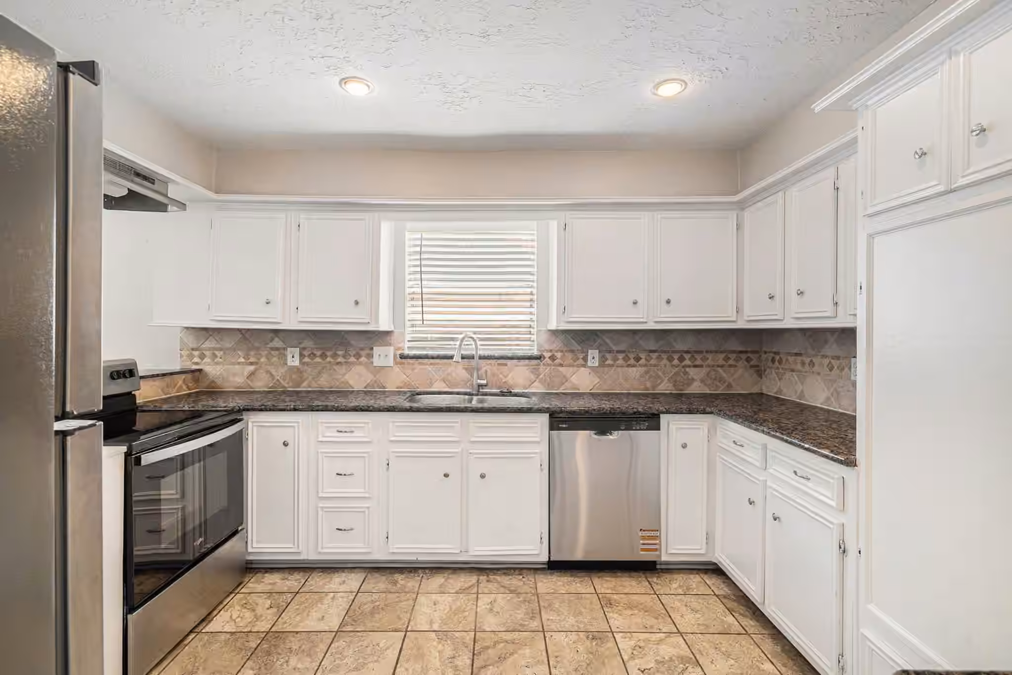 Photo 5 of 543 Cane River Lane, Conroe, TX