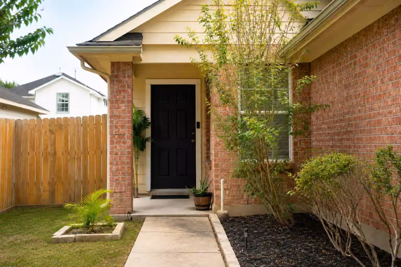 Photo 2 of 6031 Lark Haven Lane, Houston, TX
