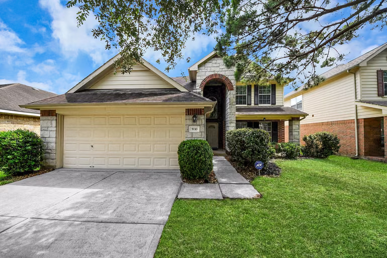 Photo 2 of 5110 Moss Garden Lane, Katy, TX