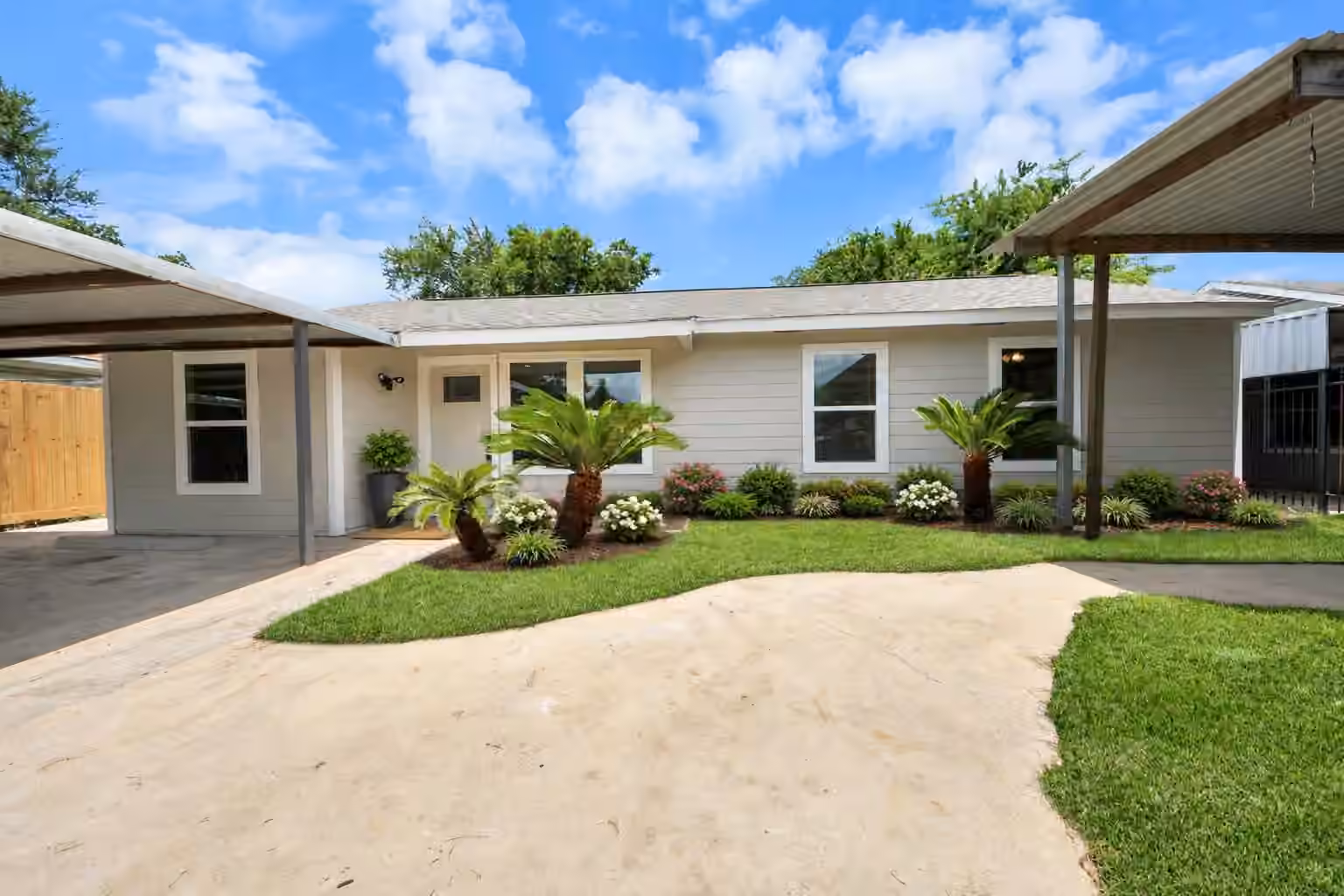 Photo of 5111 Willow Glen Drive, Houston, TX