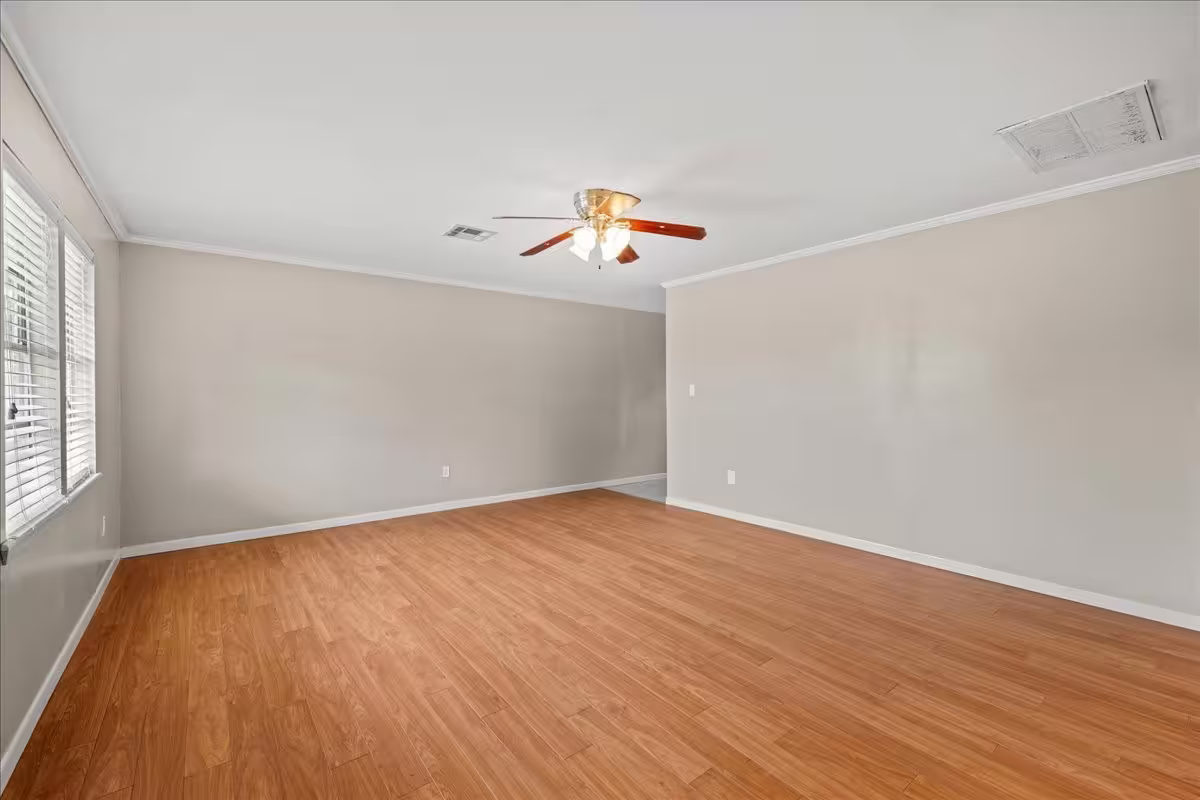 Photo 4 of 512 N College Street, Weimar, TX