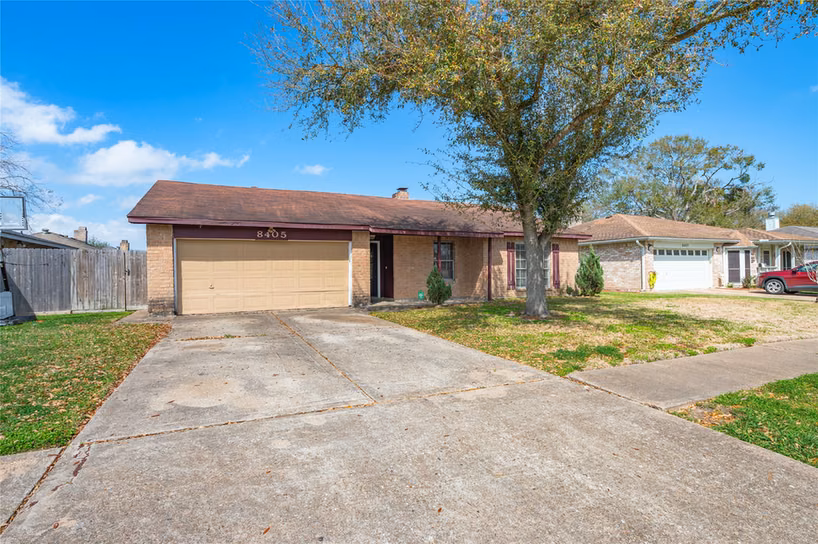 Photo 2 of 8405 Bandridge Road, La Porte, TX