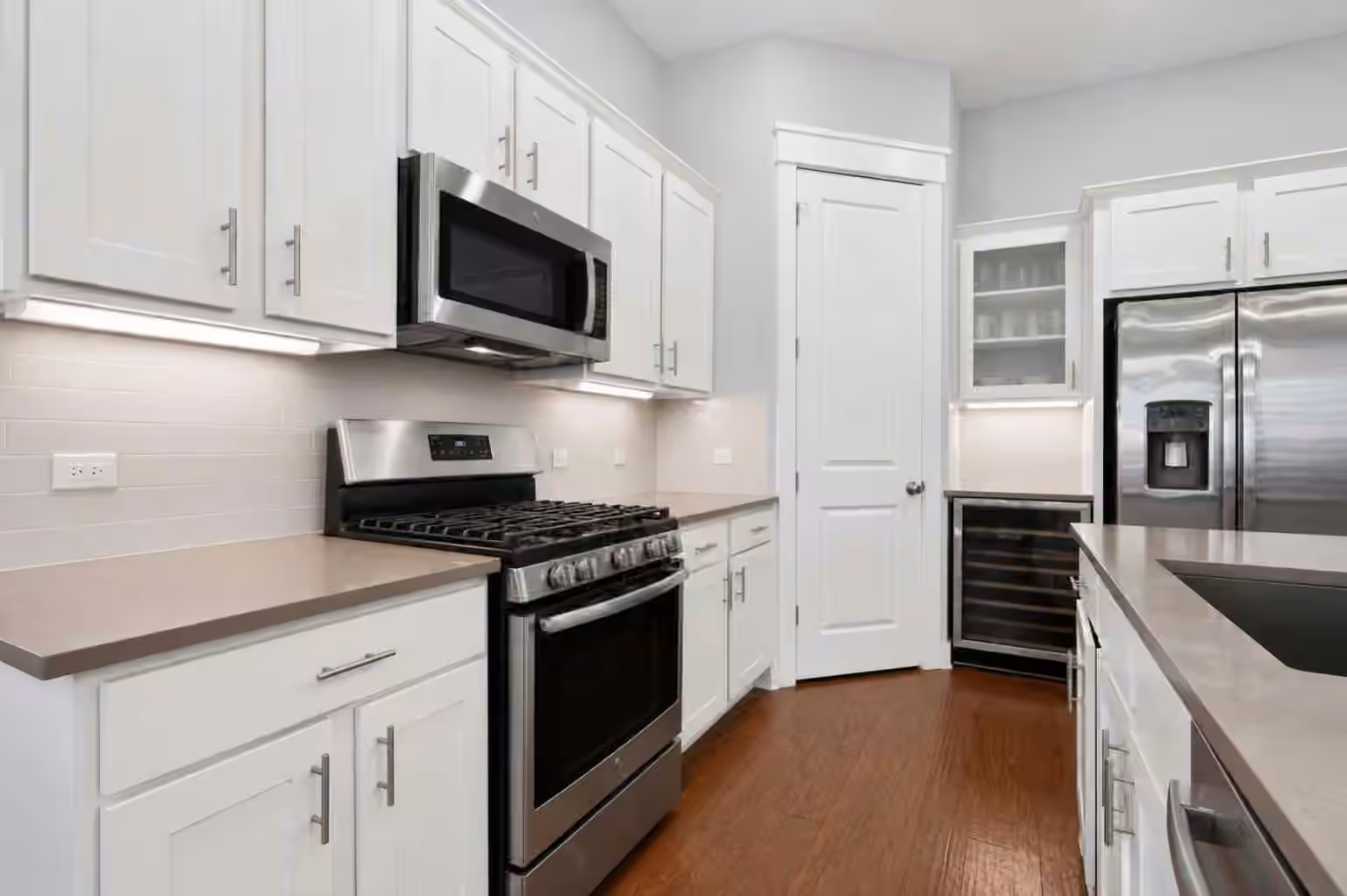 Photo 3 of 909 Oak Street A, Houston, TX