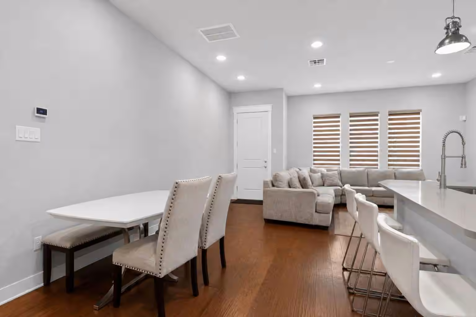 Photo 6 of 909 Oak Street A, Houston, TX