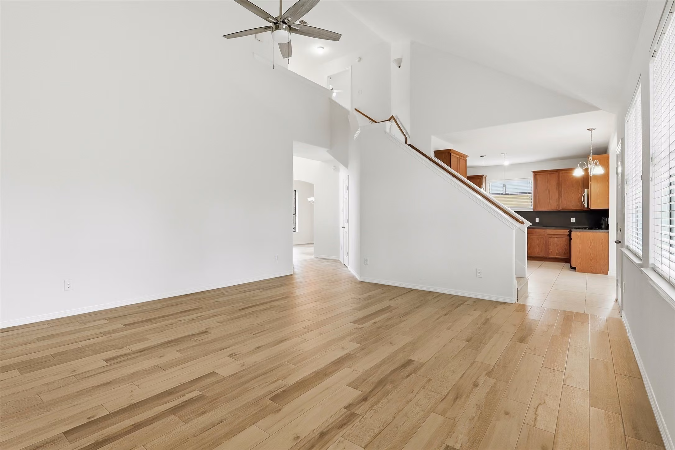 Photo 5 of 816 Belvedere Drive, Conroe, TX