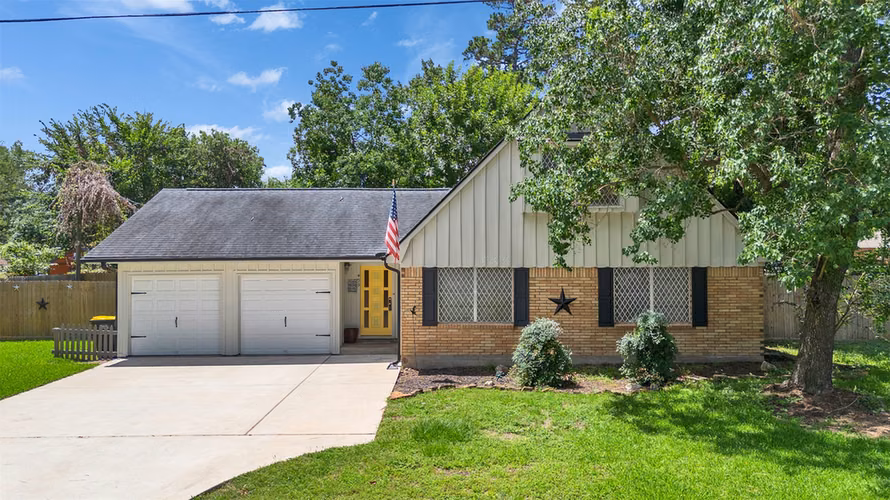 Photo of 405 Billie Bess Lane, Conroe, TX 77301