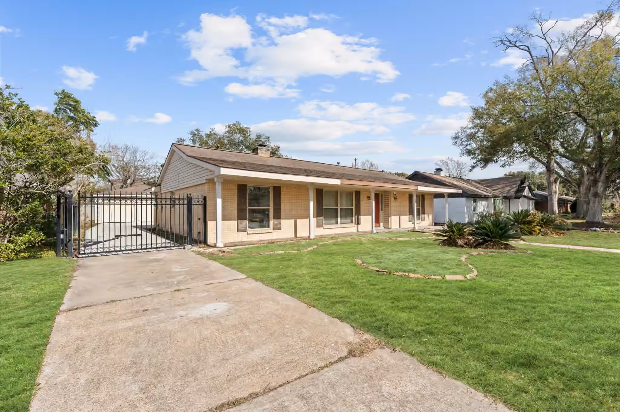 Photo 2 of 6026 Mcknight Street, Houston, TX