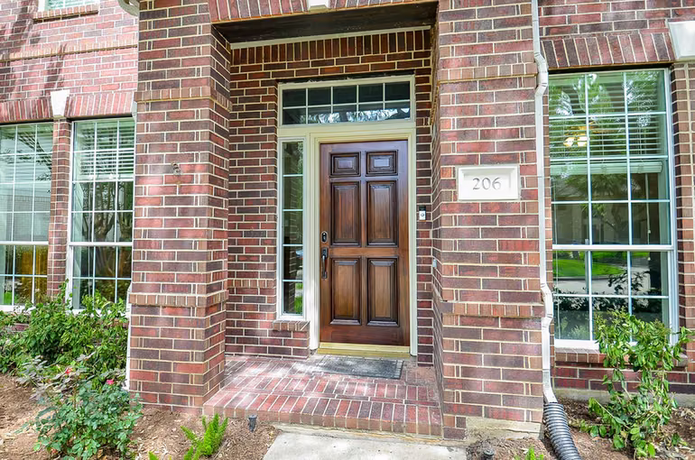 Photo 3 of 206 Wild Oak Run, Houston, TX