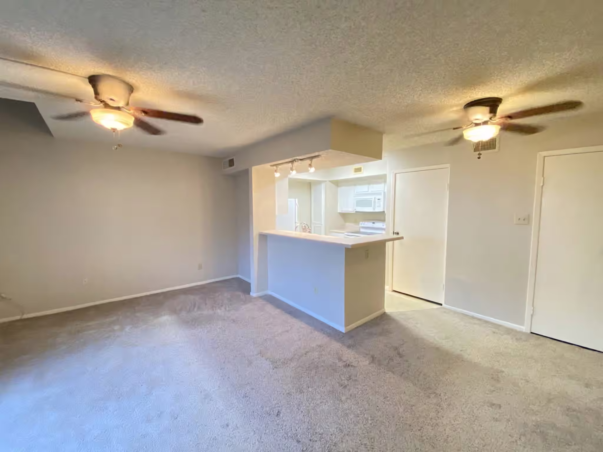 Photo 4 of 3919 Fairmont Parkway Parkway 162, Pasadena, TX