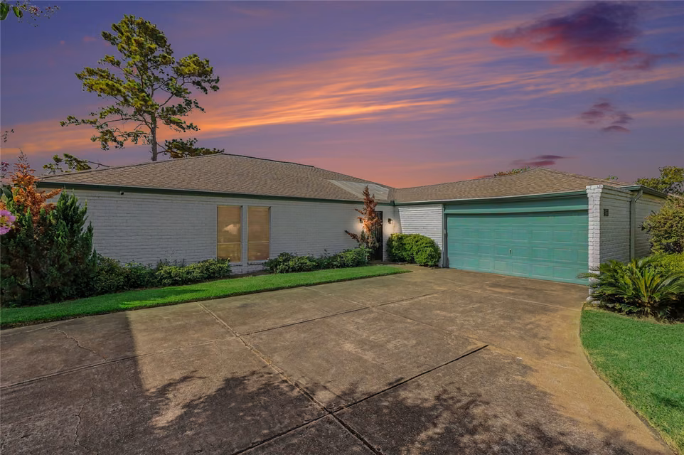 Photo of 5519 Arncliffe Drive, Houston, TX