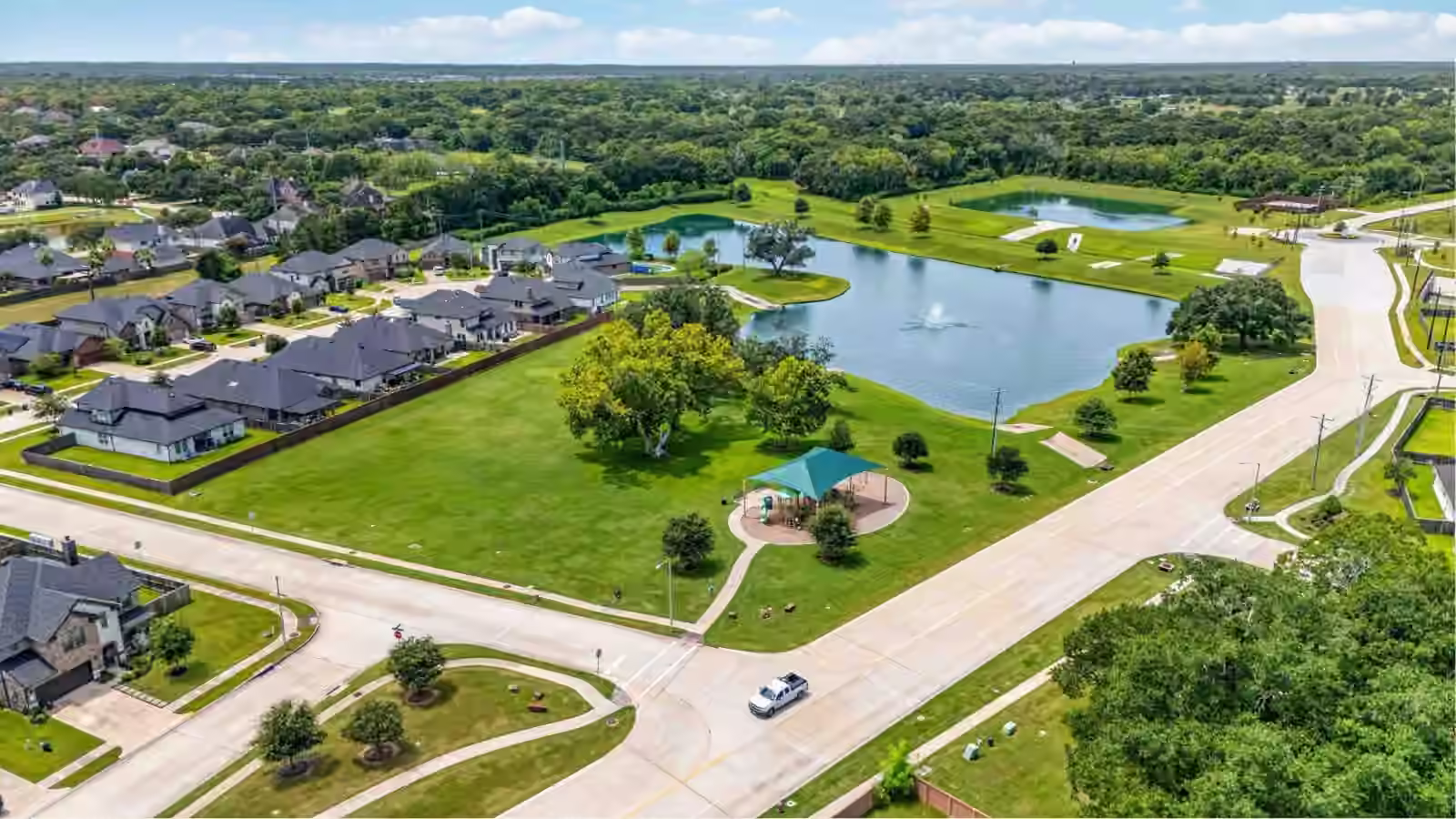 Photo 3 of 2503 Friendswood Trail, Friendswood, TX