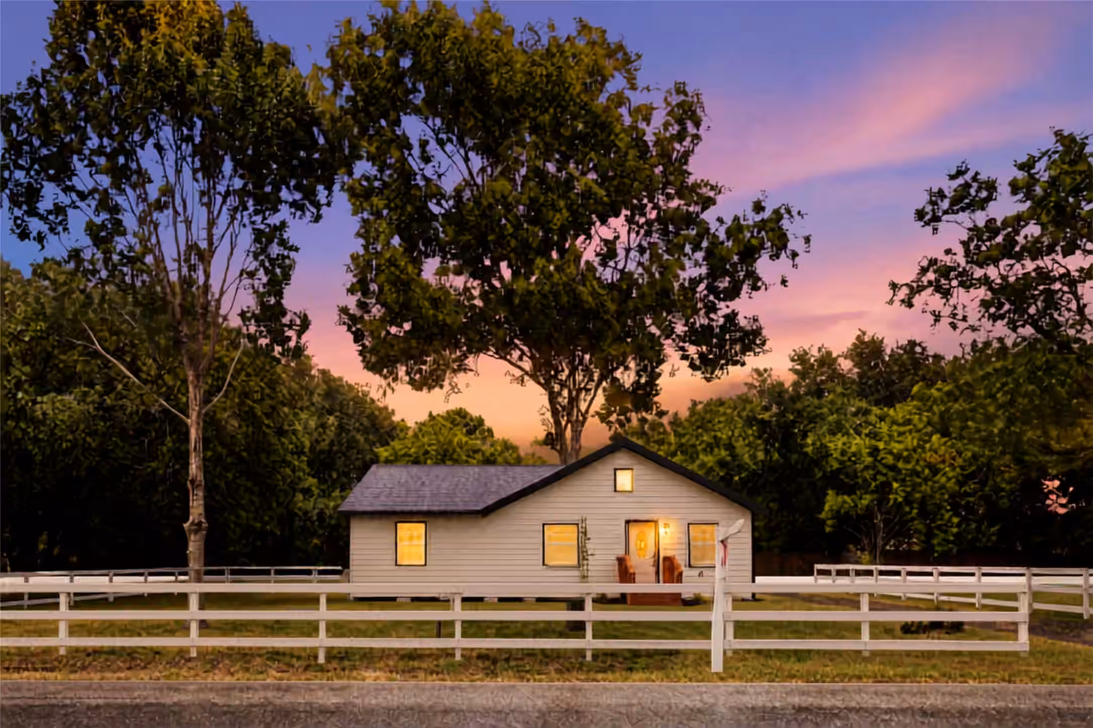 Photo of 8414 Schiro Road, Hitchcock, TX 77563