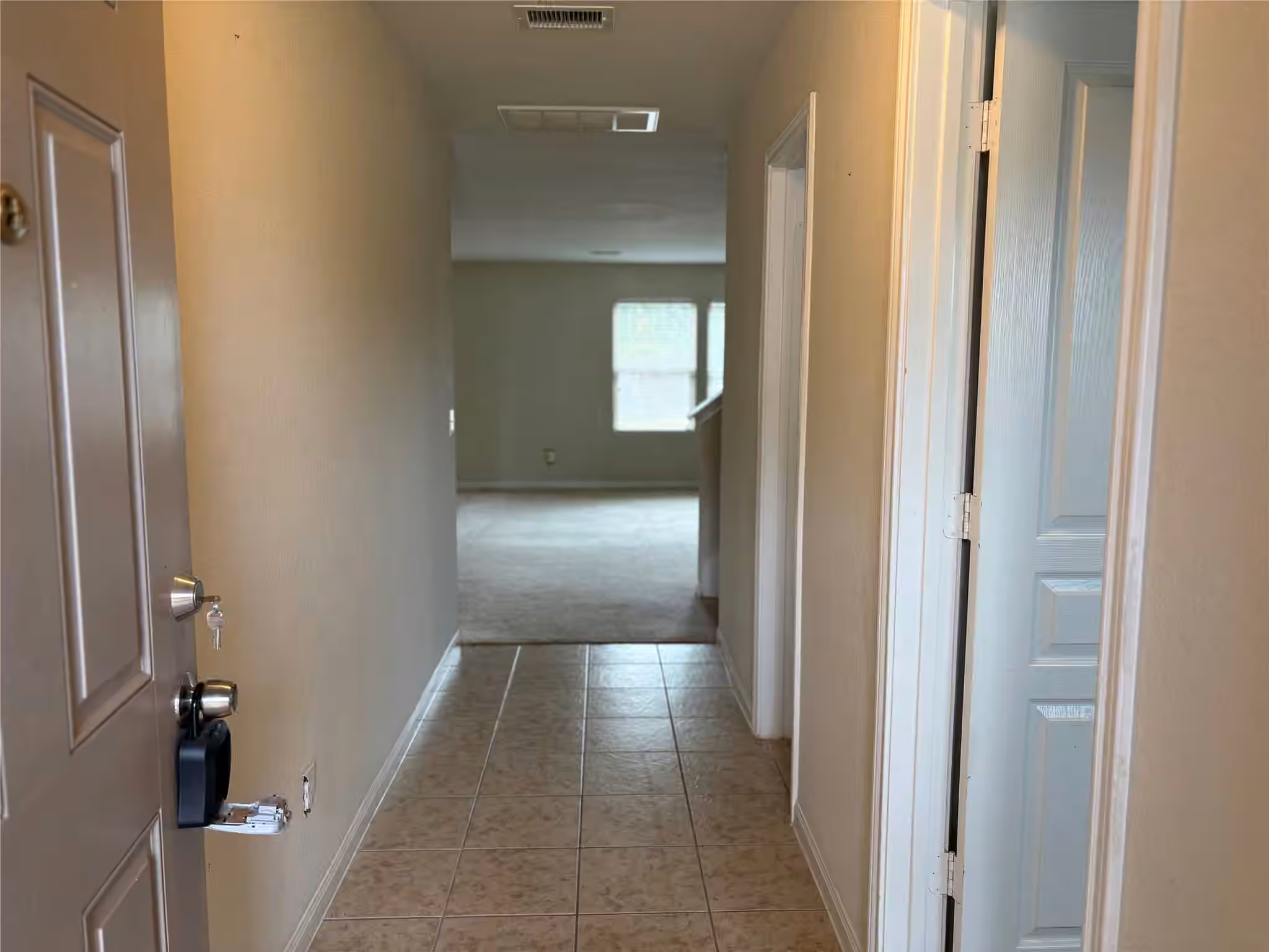 Photo 4 of 15827 Mountain Willow Way, Cypress, TX