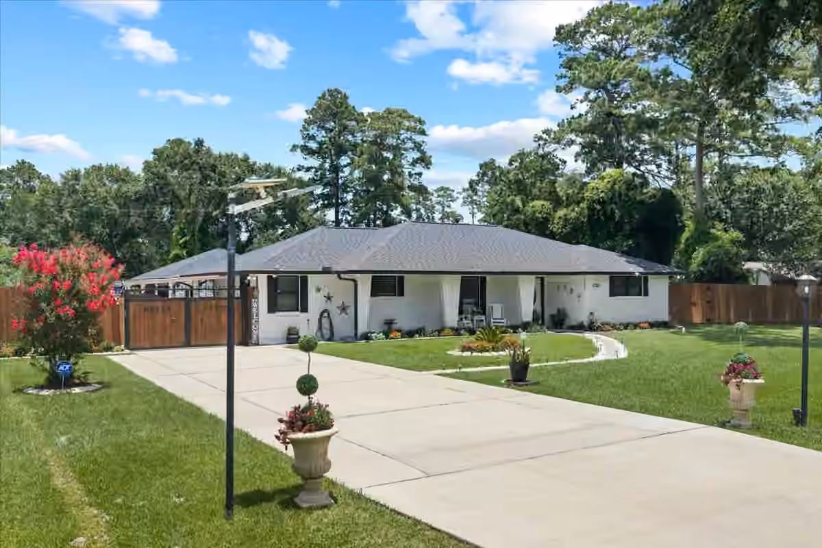 Photo 6 of 12116 Mills Lane, Houston, TX